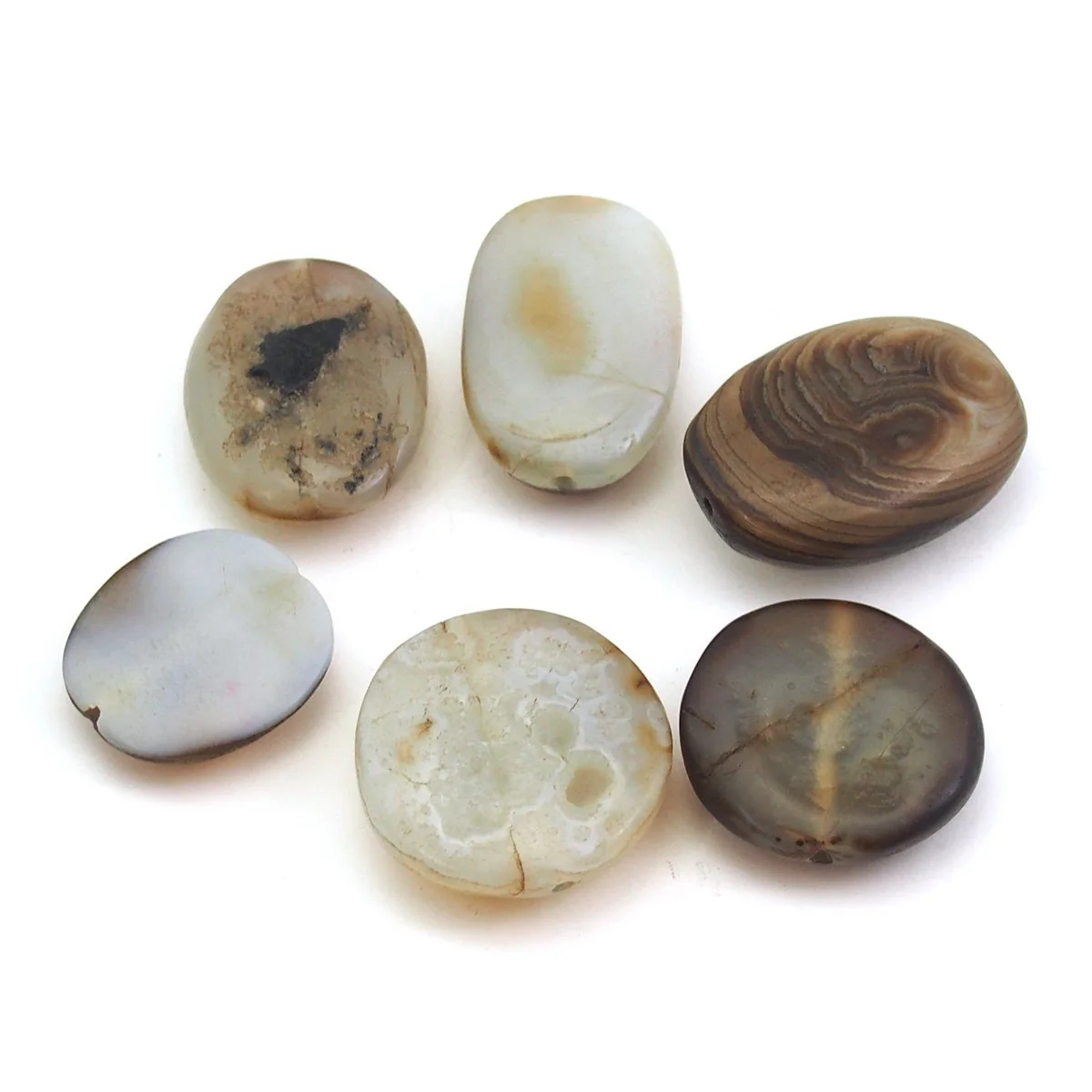 14th to 18th century Luk Mik Heirloom Suleiman Agate Dzi Beads, C - Image 2