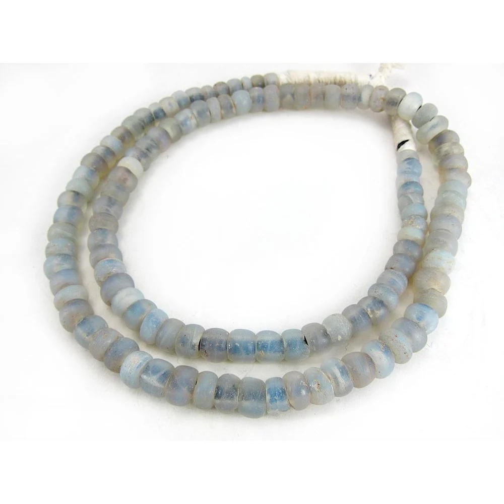 18th-19th Century Dutch Opalescent Glass Beads / Necklace 2 - Image 3