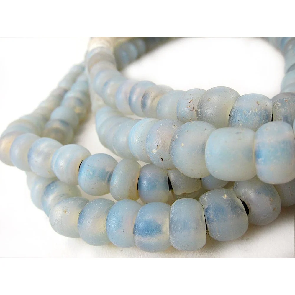 18th-19th Dutch Opalescent Glass Beads / Necklace 1 - Image 2