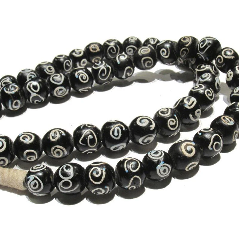 19th C. Venetian Black "Apostrophe" Eye Beads / Necklace - Image 3