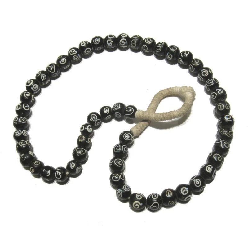 19th C. Venetian Black "Apostrophe" Eye Beads / Necklace - Image 4