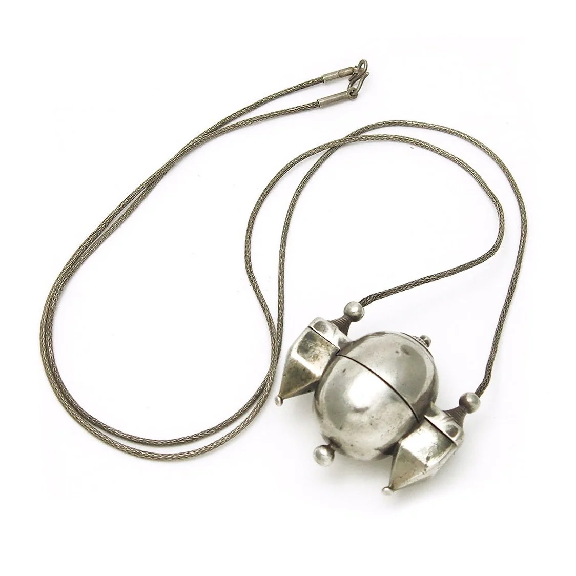 19th Century Ayigalu Lingam Shrine Box Necklace, B - Image 2