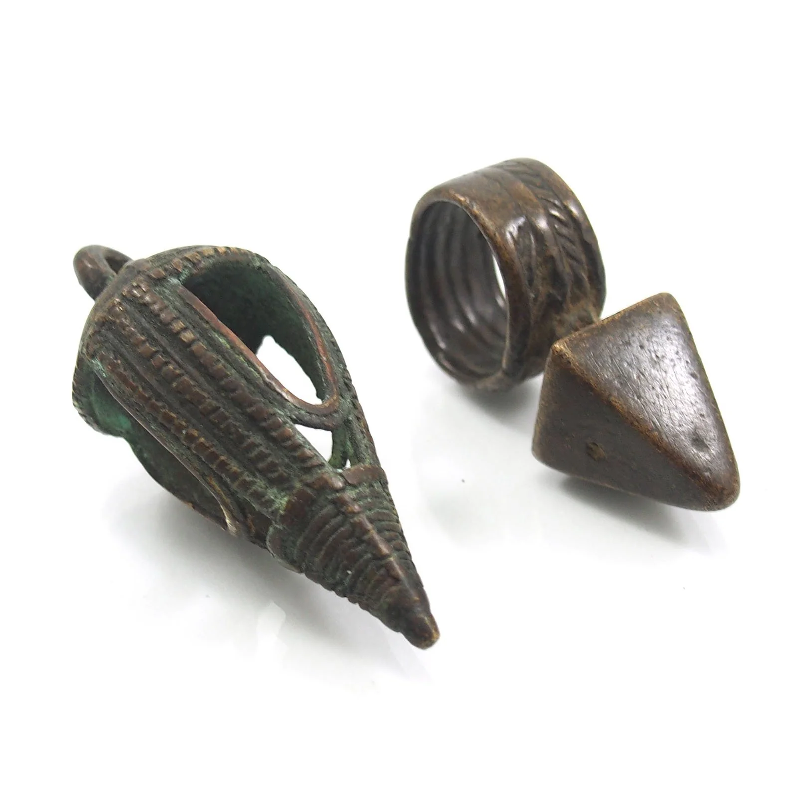 19th Century Côte d'Ivoire Bronzes 2 Piece Lot; Senufo Pendant and Lobi Ring/ Pendant Lot - Image 4