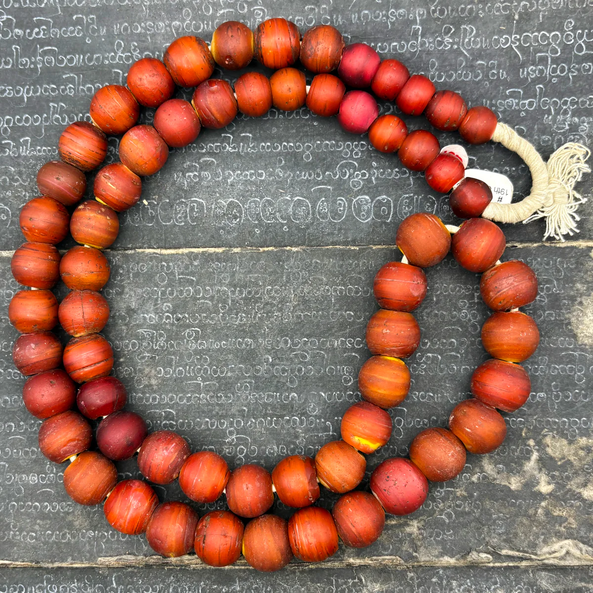 19th Century Venetian Yellow Heart Round Bead Necklace - Image 3