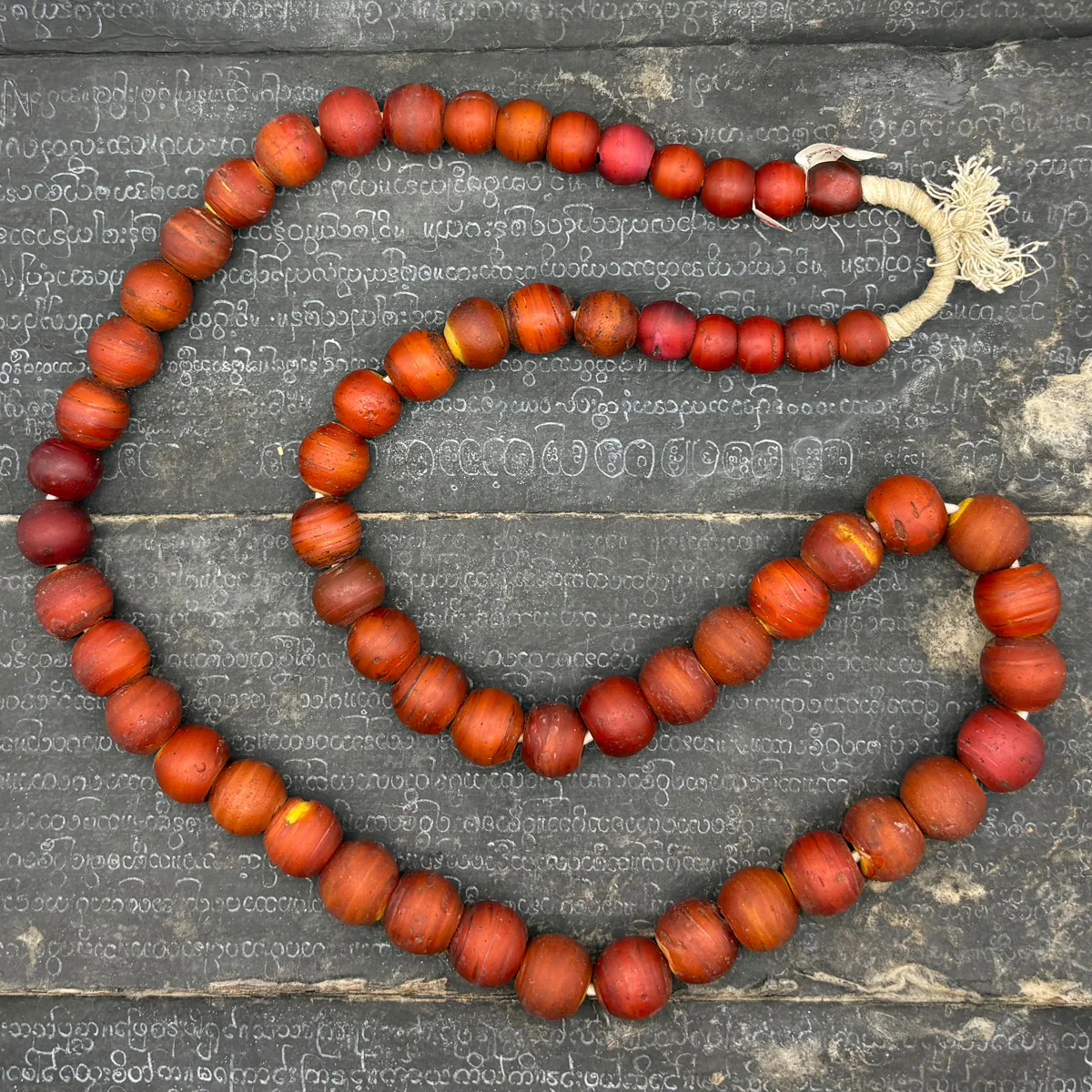 19th Century Venetian Yellow Heart Round Bead Necklace - Image 5