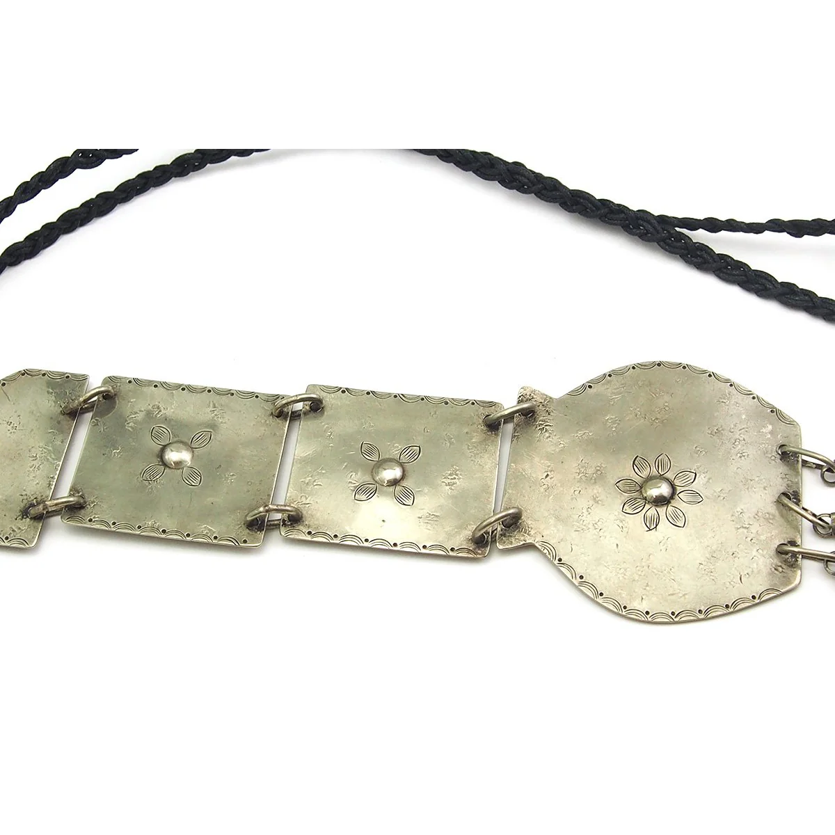 Antique Mapuche Sikil Pectoral Necklace - Image 4