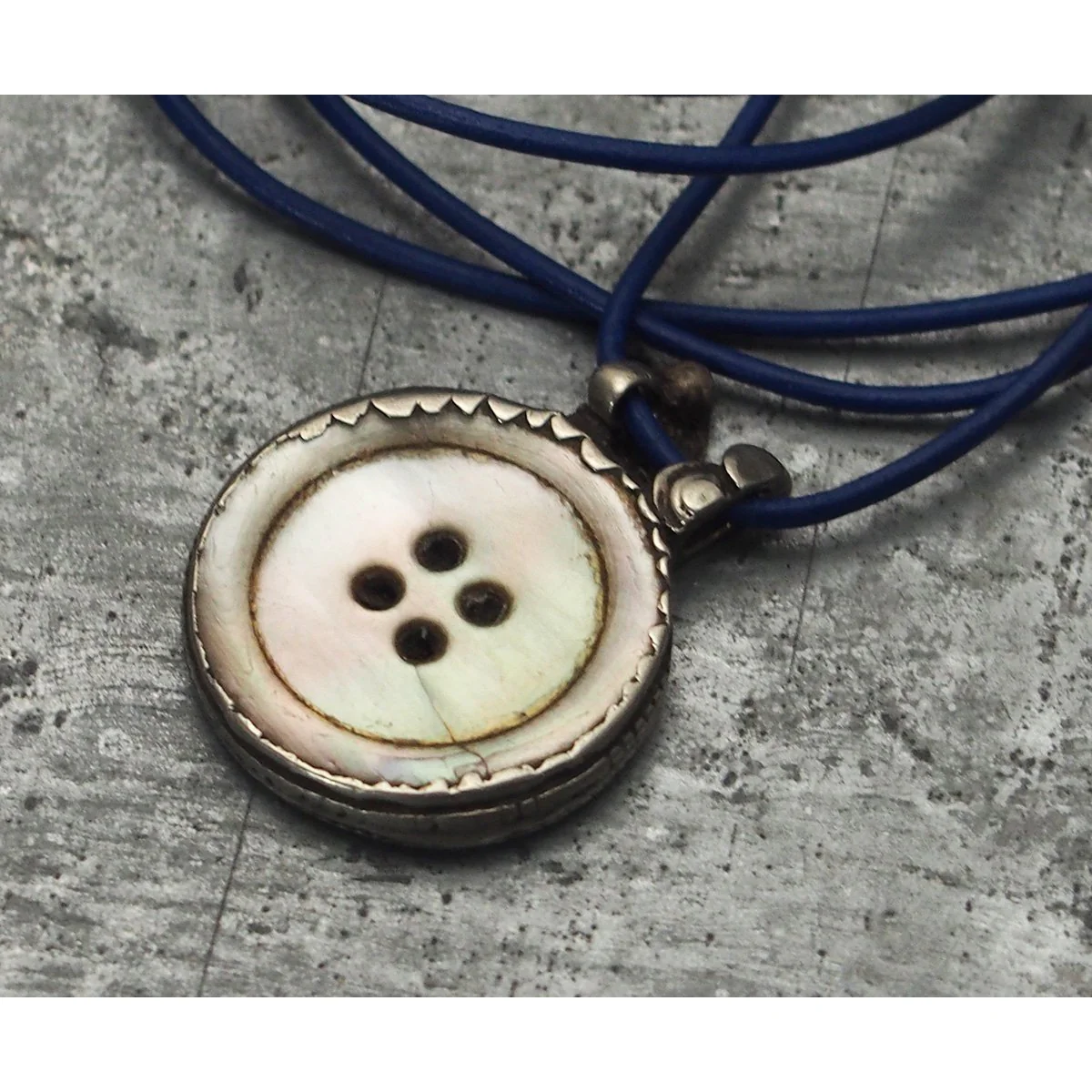 Antique Mother of Pearl/Silver Pendant - Image 3