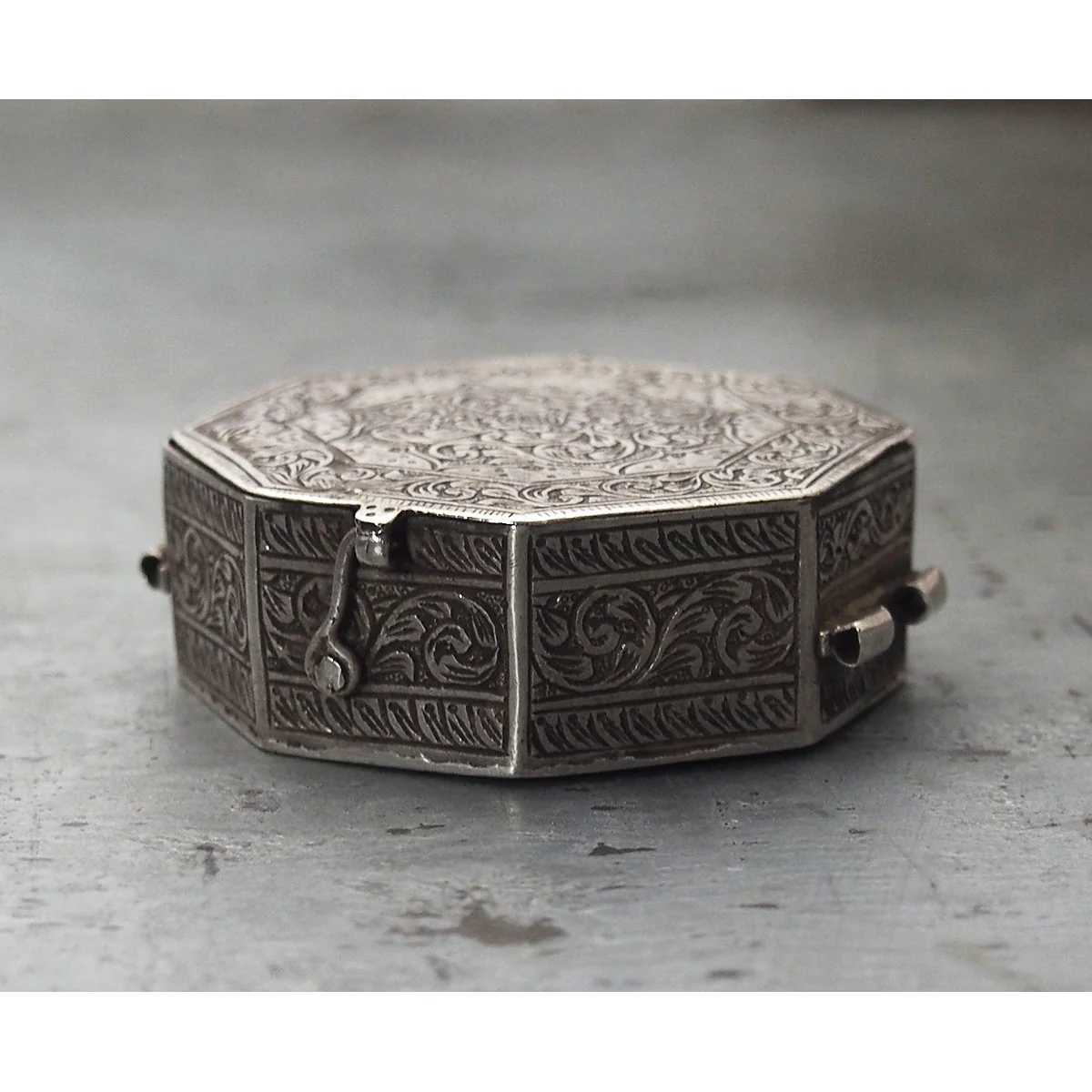 Antique Silver Bazuband (Upper Arm) Koranic Amulet Case - Image 3