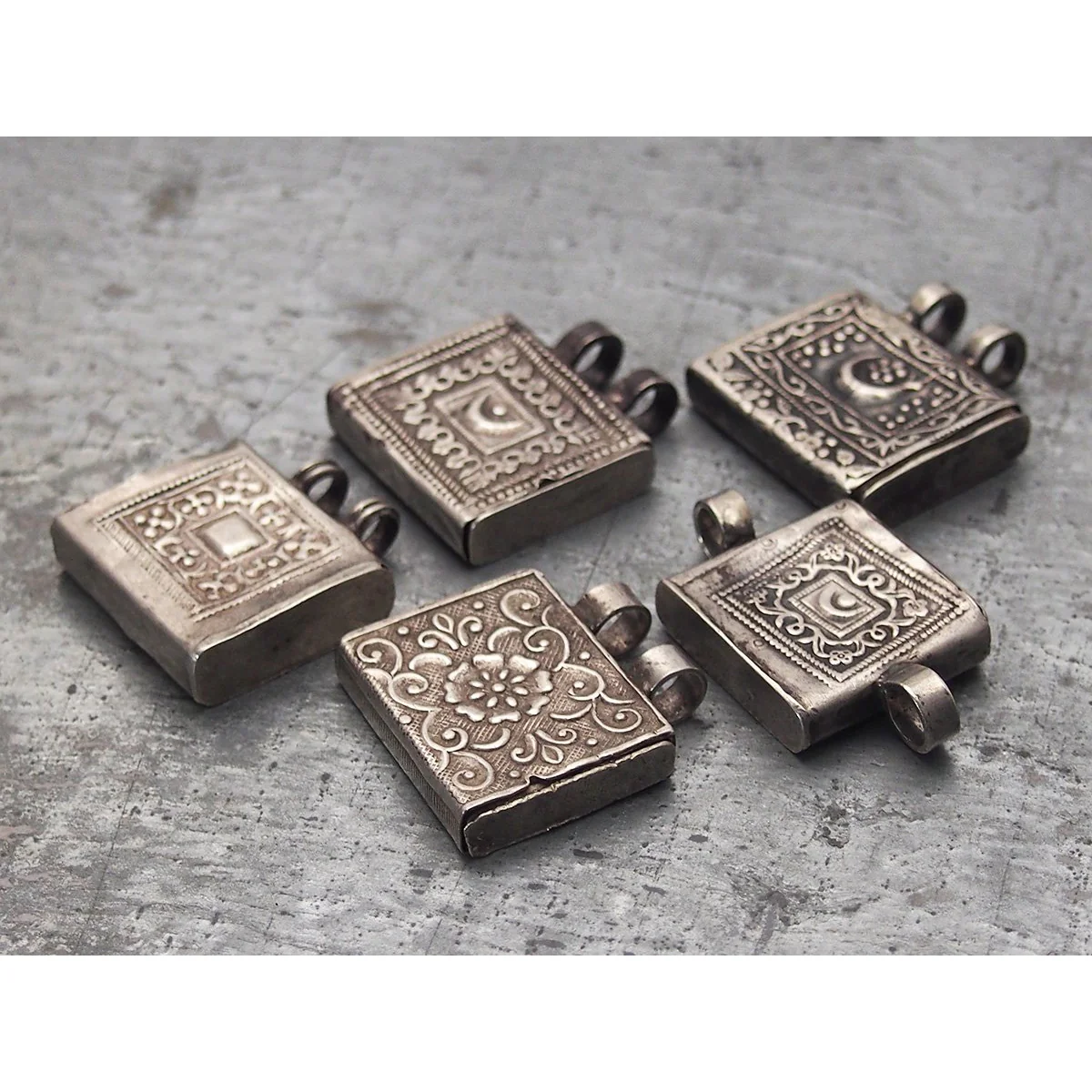 Antique Silver Small Tawidh - Image 3