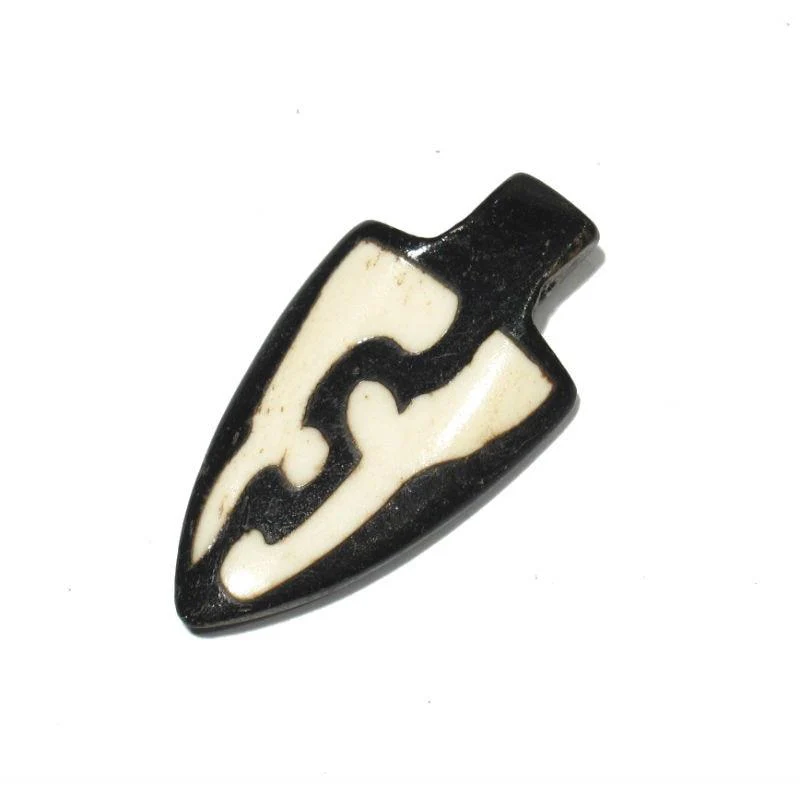 Turkana Arrow Shape Hand Carved Cow Bone Pendant - Image 3