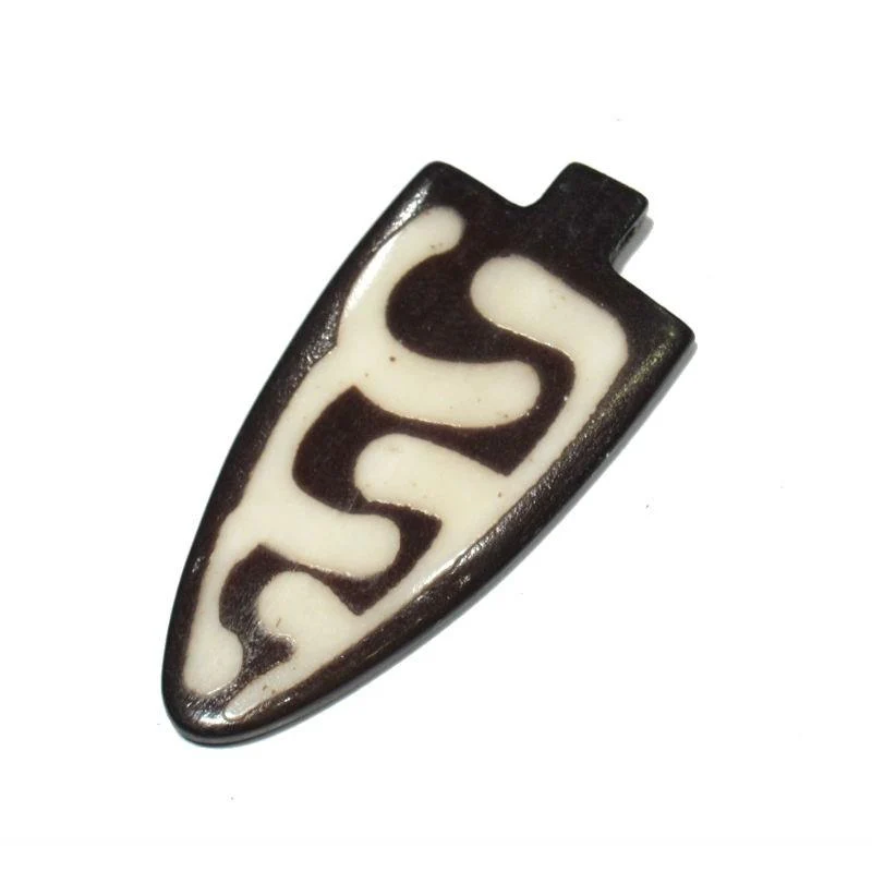 Turkana Arrow Shape Hand Carved Cow Bone Pendant - Image 4