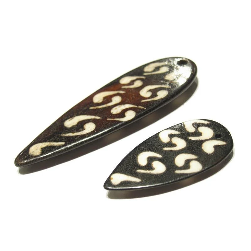 Ethiopian Shield Shape Hand Carved Cow Bone Pendant - Image 2