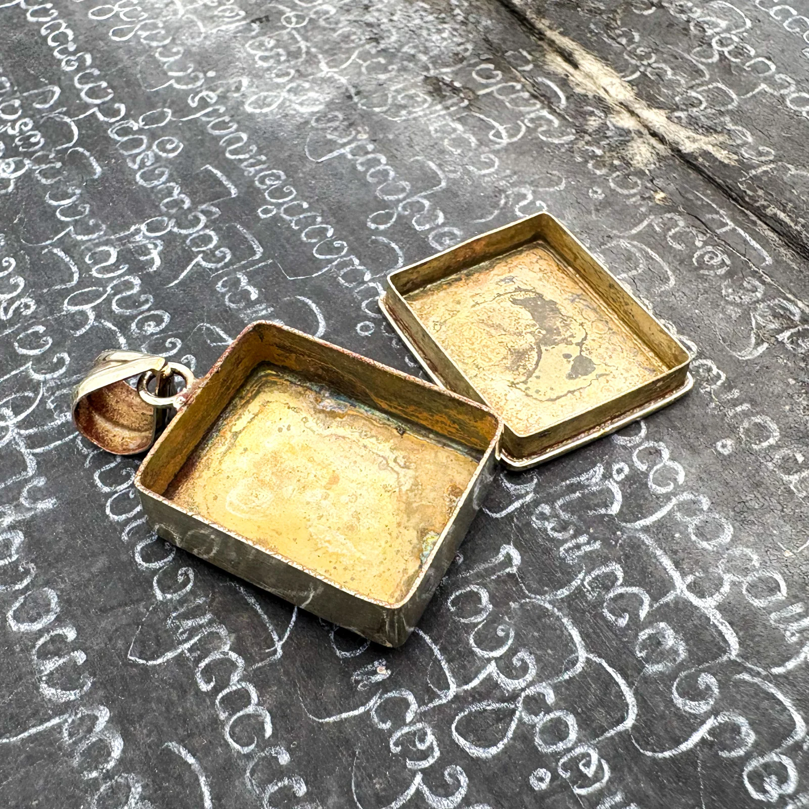 Brass Square Dorje Gau Locket Pendant Amulet - Image 5