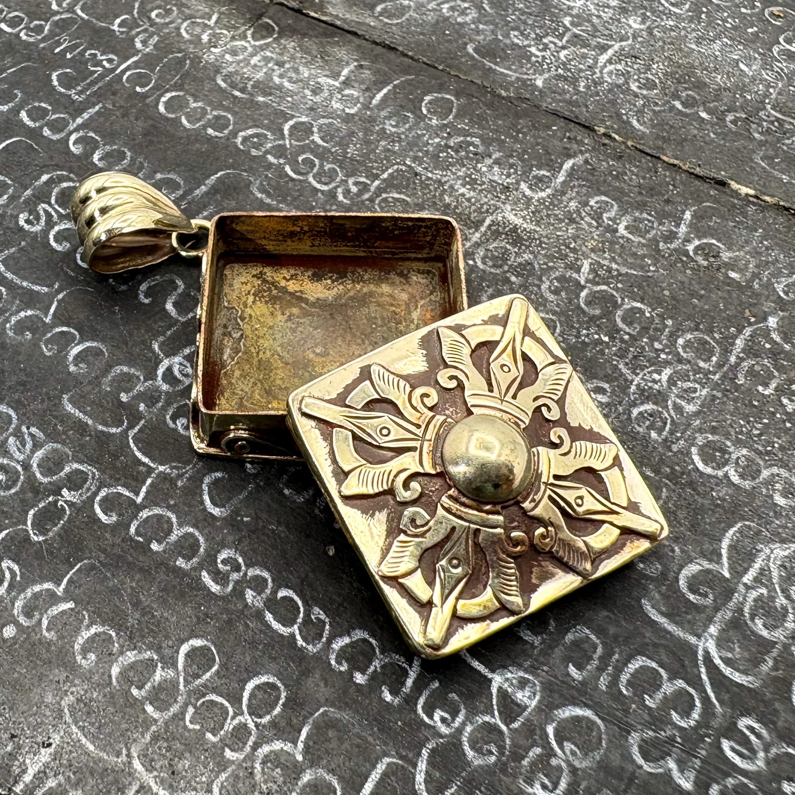 Brass Square Gau Locket Pendant Amulet - Image 2