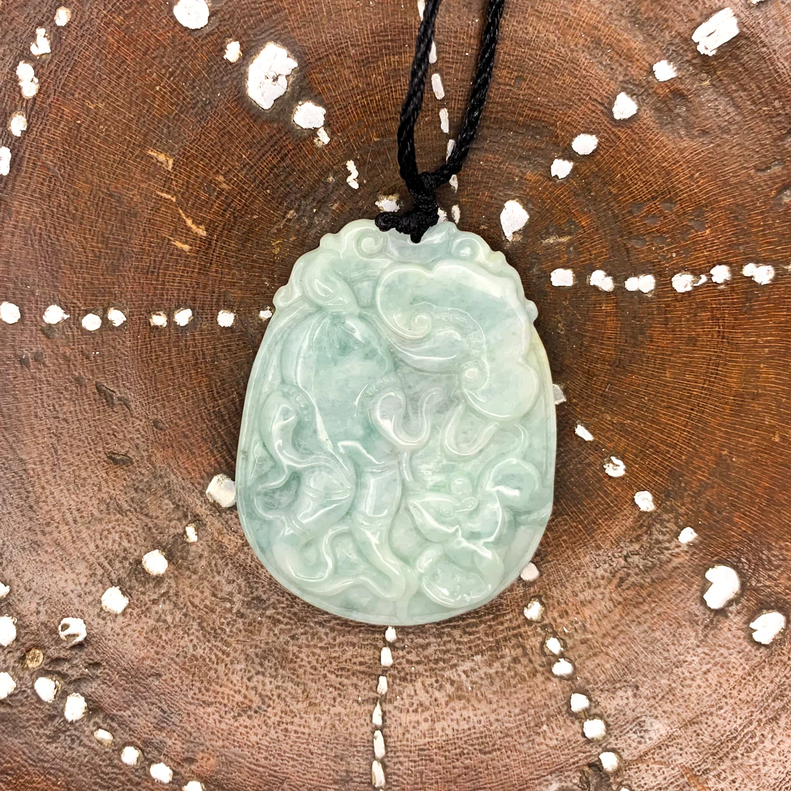 Certified Light Green Natural Type A Jadeite Carved Ginseng Ruyi Mouse Pendant - Image 3