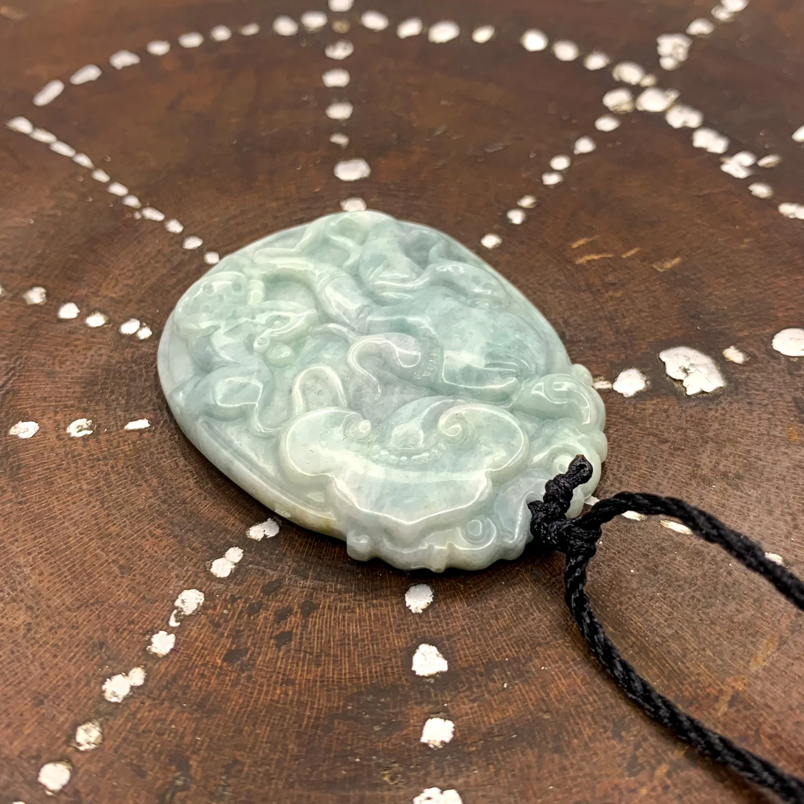Certified Light Green Natural Type A Jadeite Carved Ginseng Ruyi Mouse Pendant - Image 5