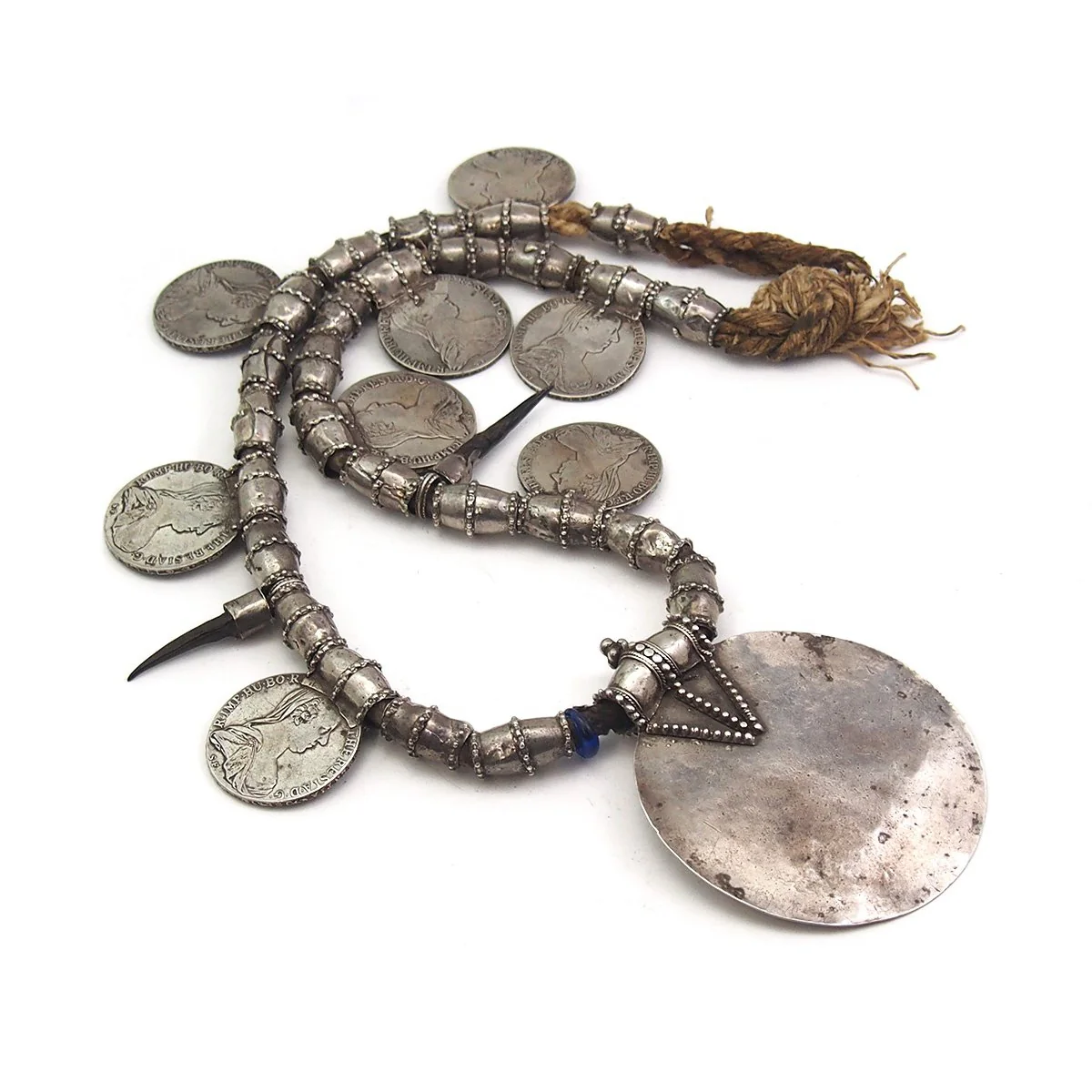 Omani Somt Fine Silver Pectoral Necklace circa 1900-1950 - Image 5