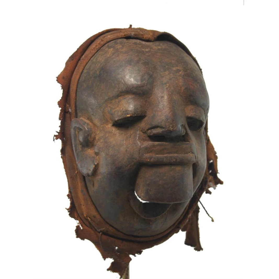 Early 20th Century Makua Female Initiation Mask with a Labret - Image 4