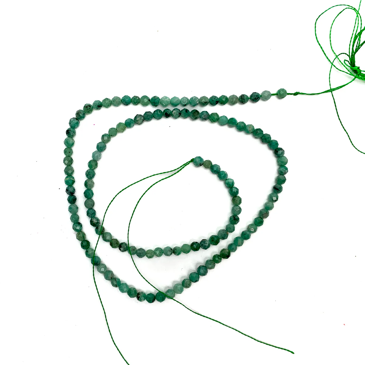 Emerald Columbia 3mm Faceted Rounds - Image 2