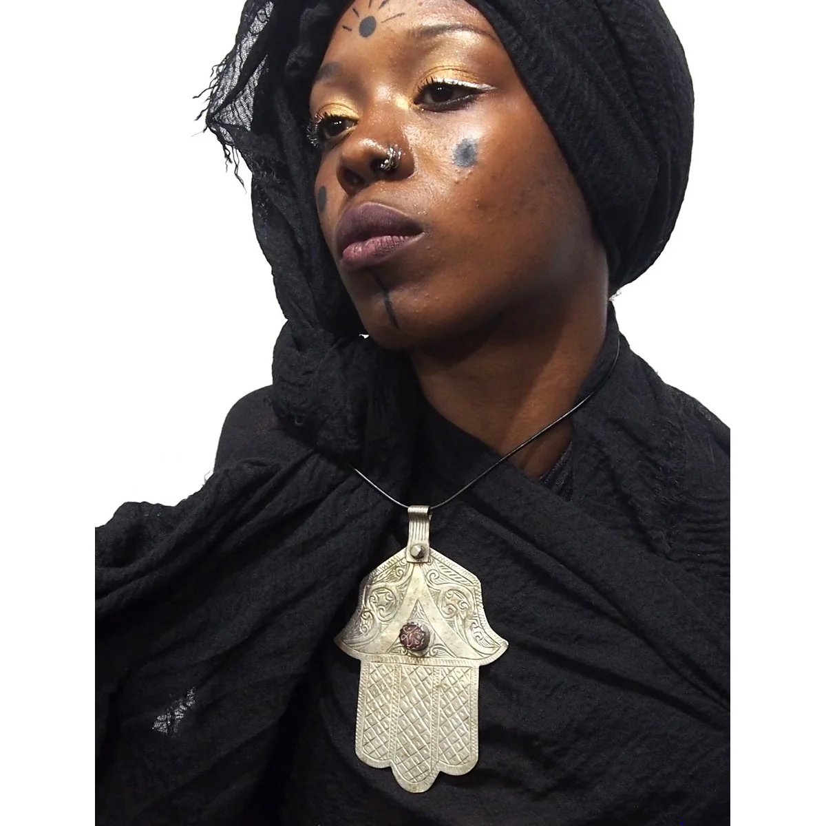 Essaouira Hamsa w/ Hadj Heirloom Devotional Bead - Image 4