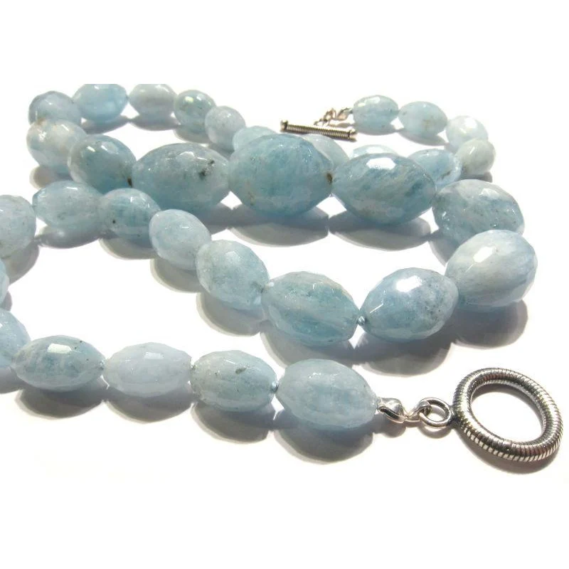 Faceted Graduated Aquamarine Barrels Knotted with Sterling Silver Toggle Clasp - Image 3