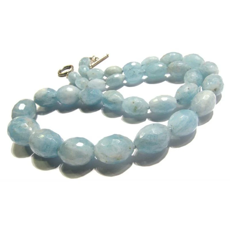 Faceted Graduated Aquamarine Barrels Knotted with Sterling Silver Toggle Clasp - Image 4
