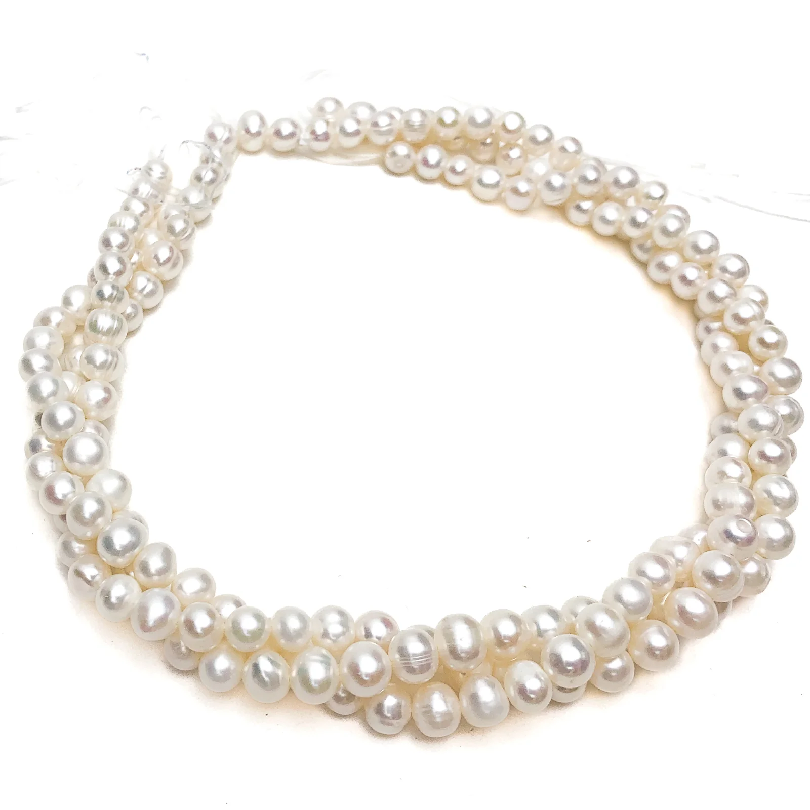 Fine White Round Freshwater Pearl Bead Strand - Image 3