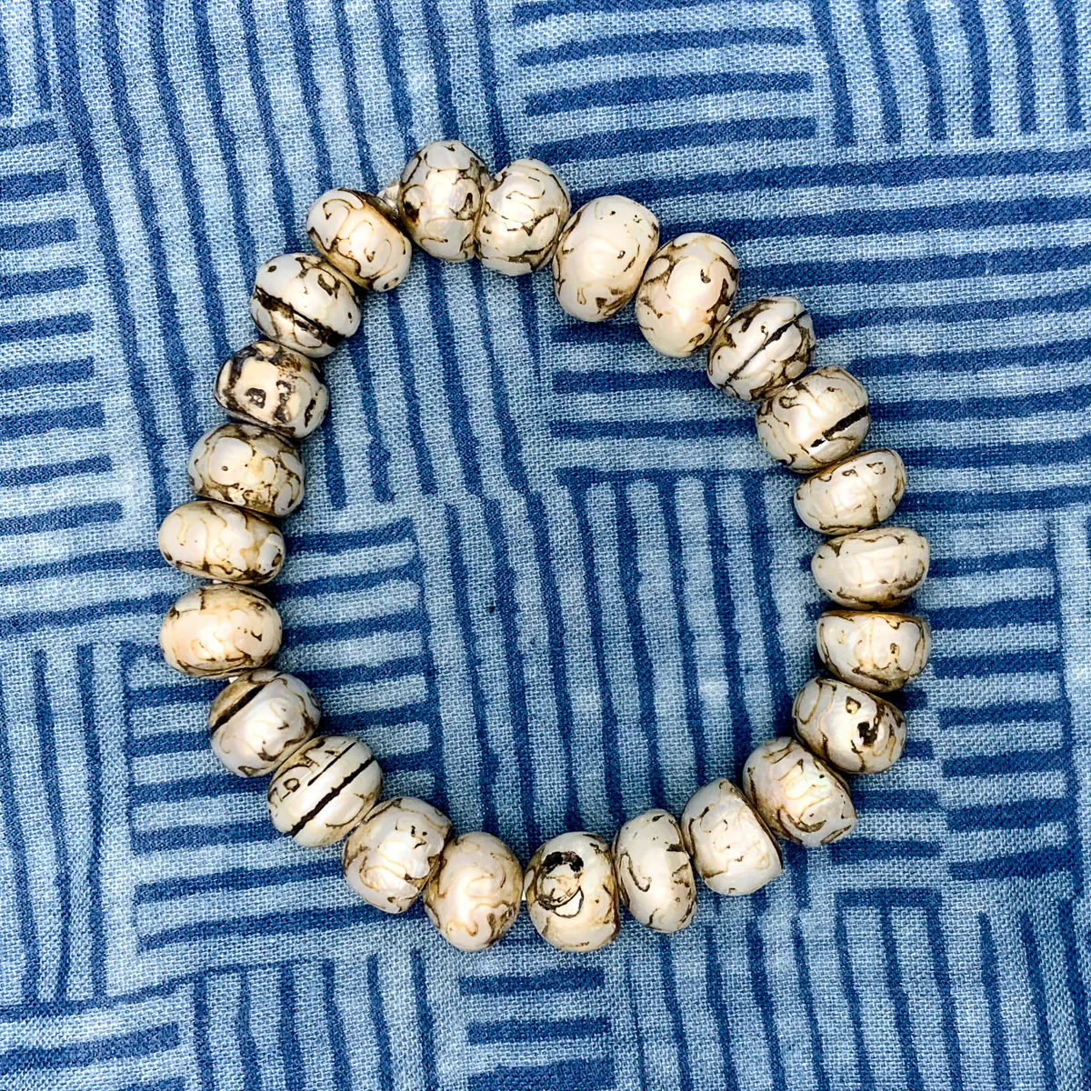 Fresh Water Pearls with Etched Om Mani Padme Om Mantra Stretch Bracelet - Image 2