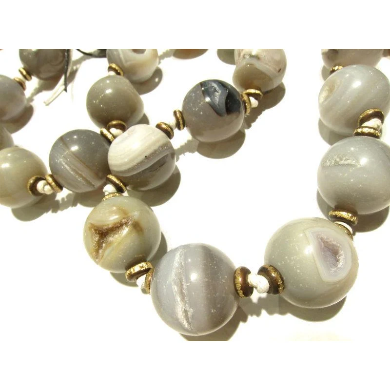 Heirloom Chalcedony Agate Bead Necklace, B - Image 4