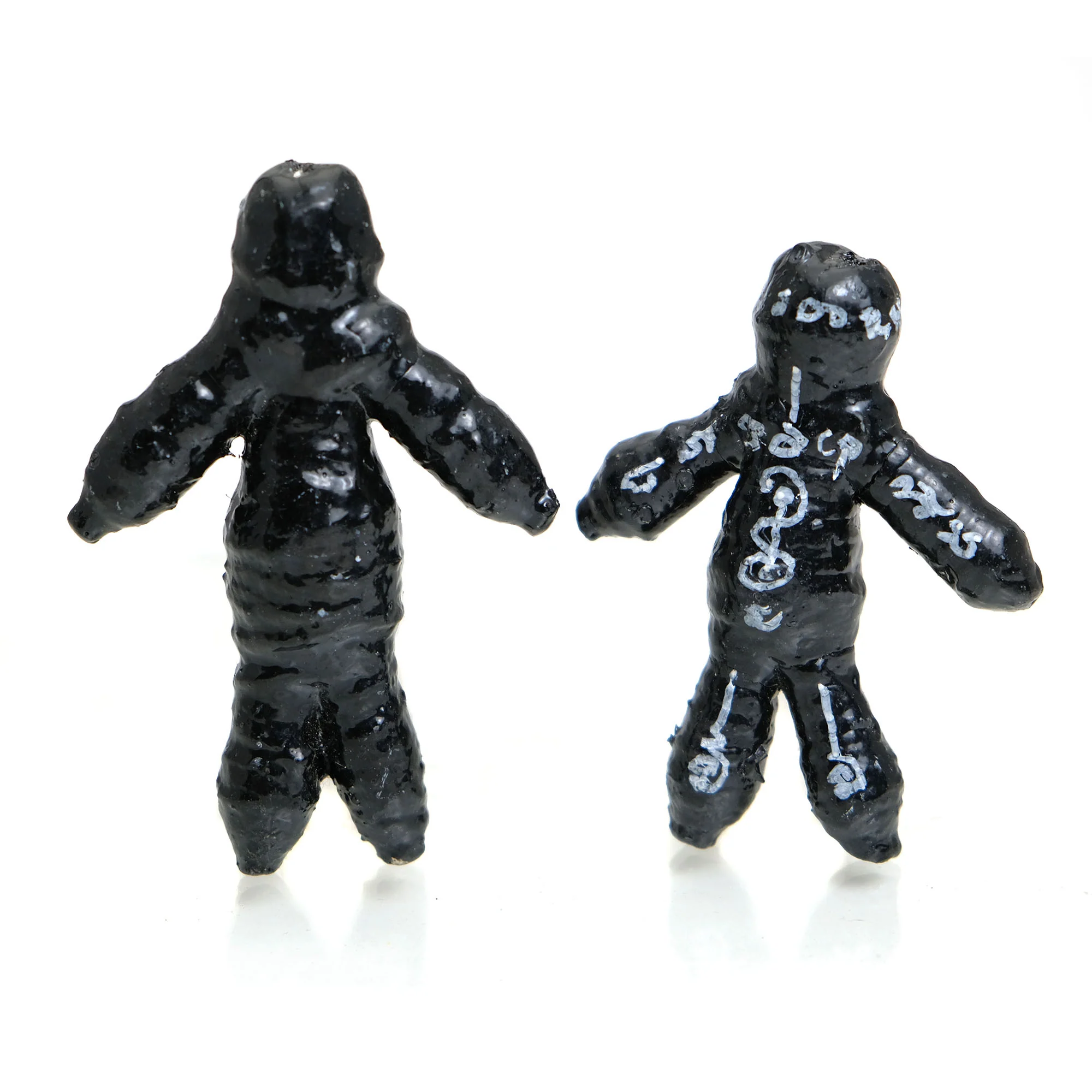 Hoon Phayon Warrior Bodyguard Thai Lacquer Amulet with Sacred Yants - Image 2