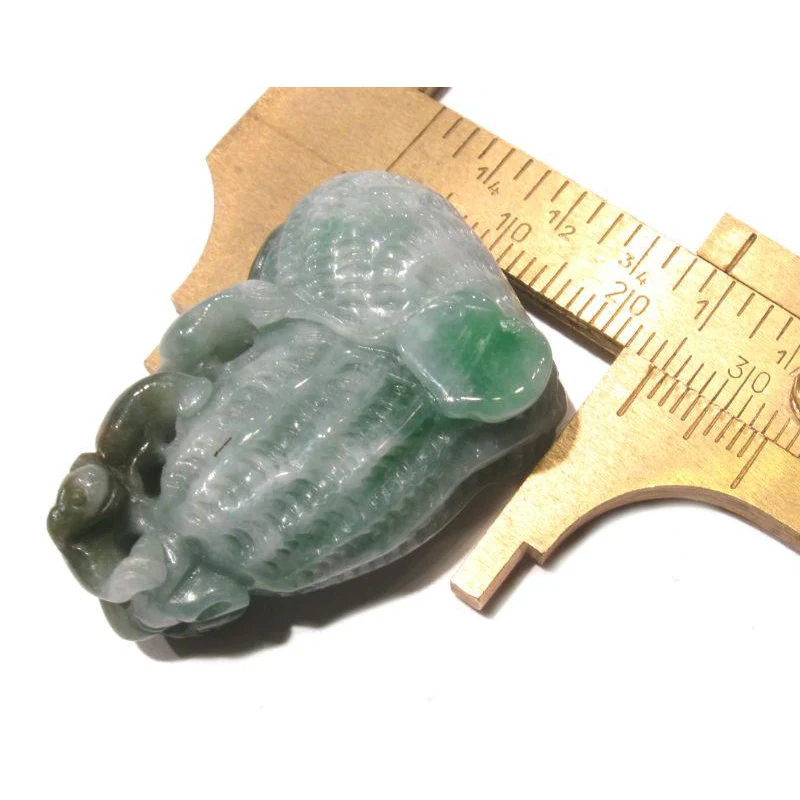 Jade Harvesting Wealth Corn Pendant - Image 4