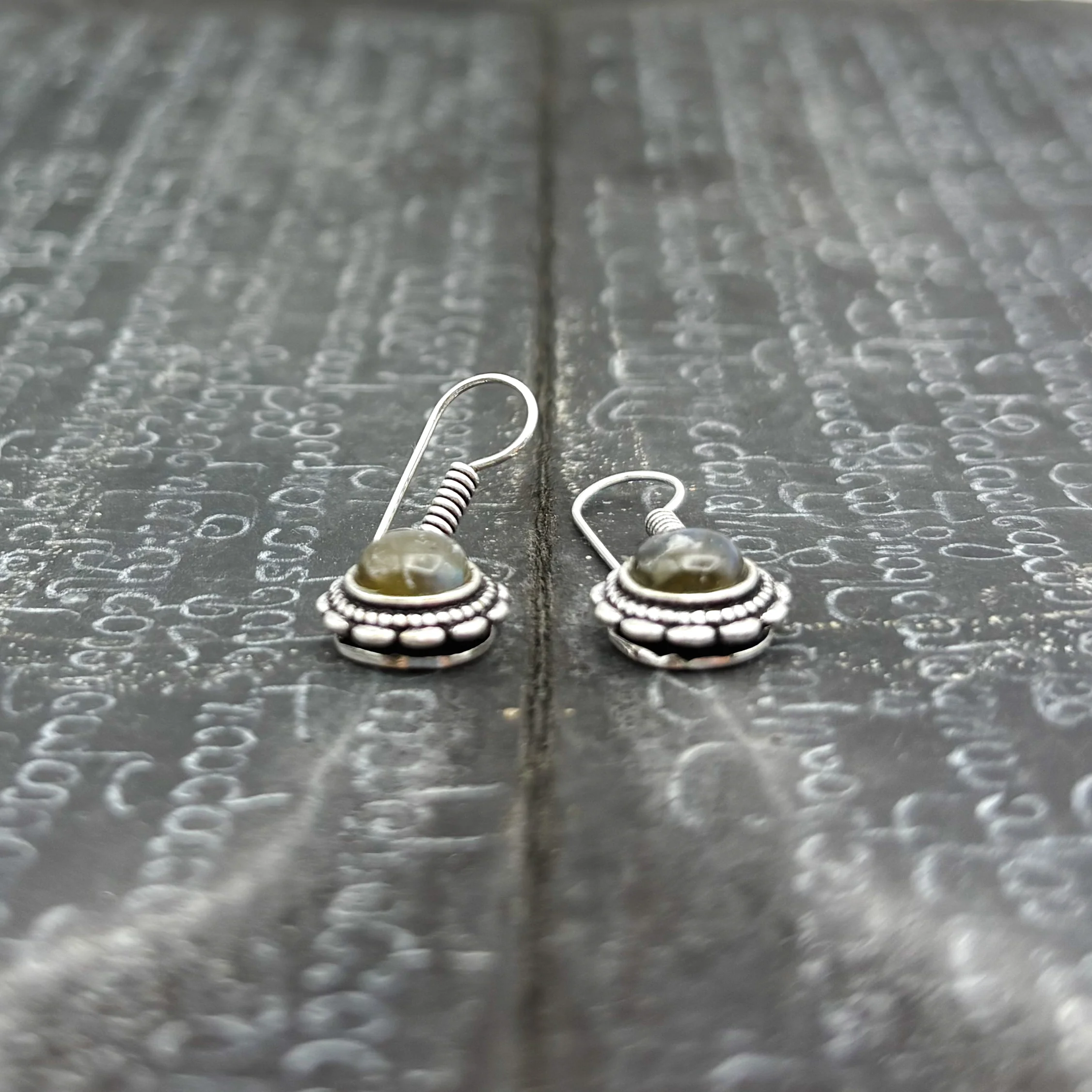 Labradorite Circle Flower White Brass Earrings - Image 7