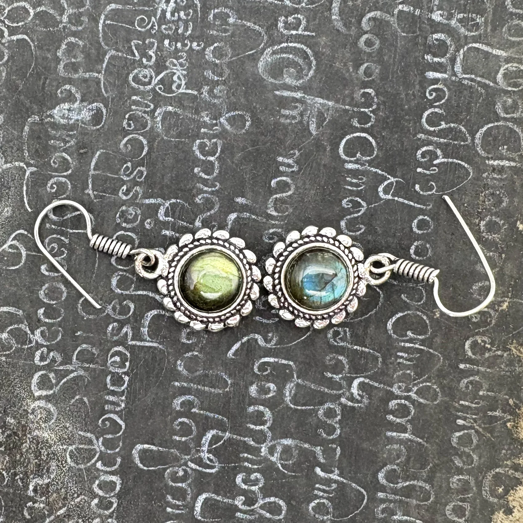 Labradorite Circle Rope White Brass Earrings - Image 3