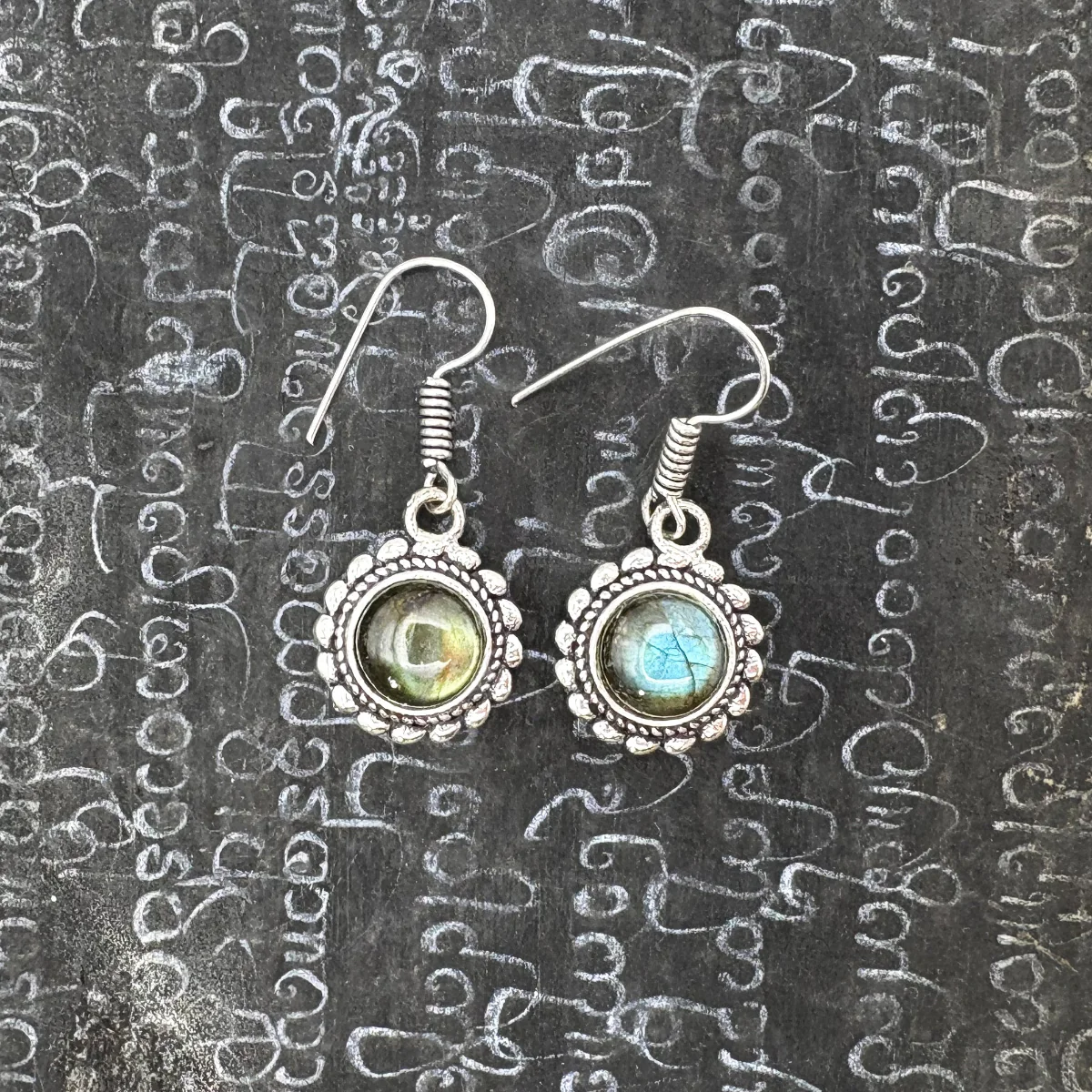 Labradorite Circle Rope White Brass Earrings - Image 5