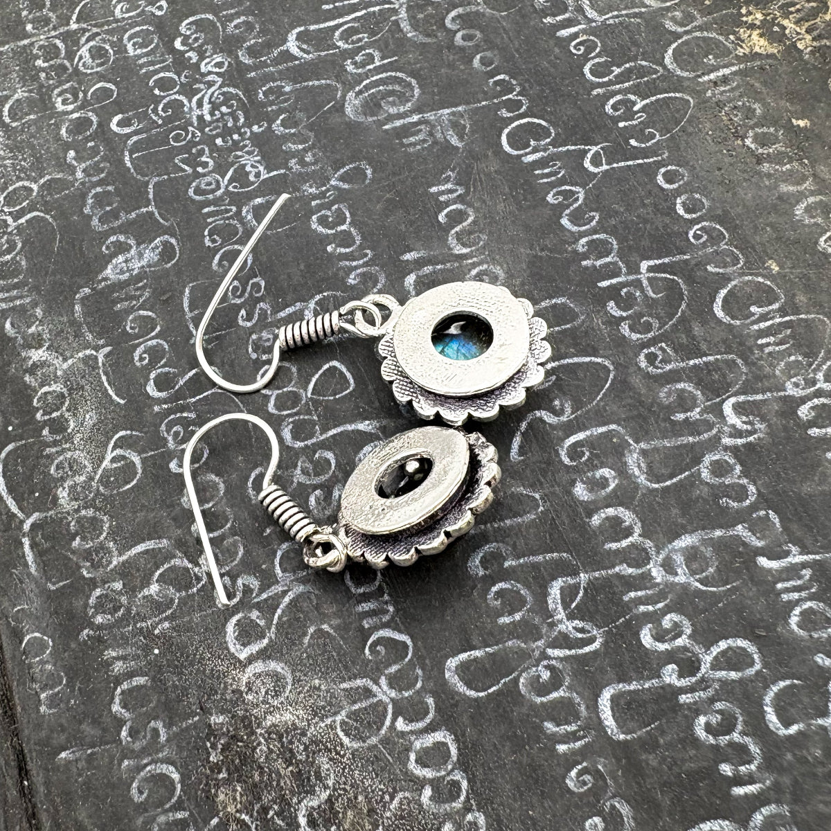 Labradorite Circle Rope White Brass Earrings - Image 9