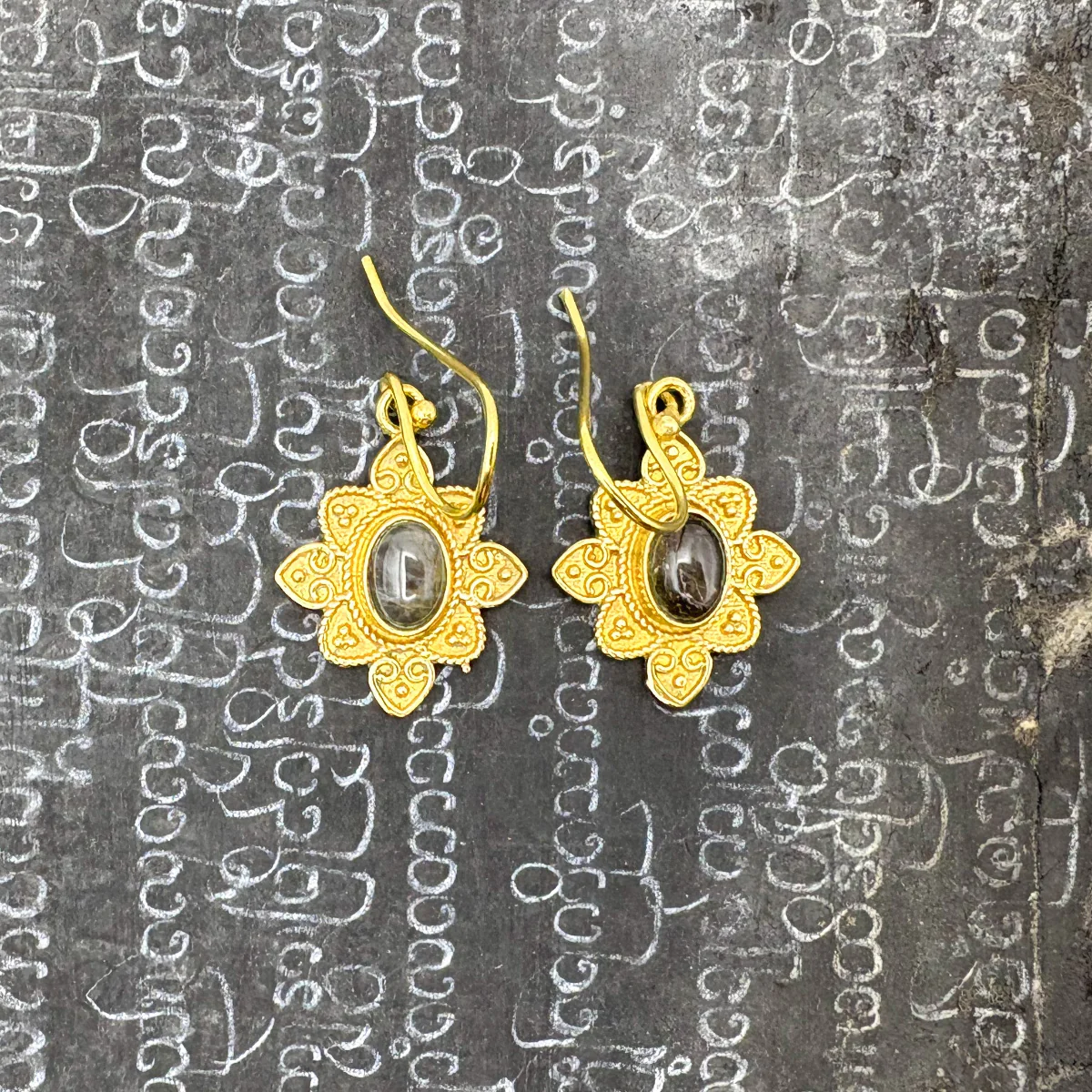Labradorite Heart Flower Brass Earrings - Image 2