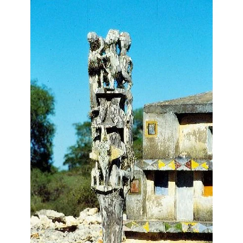 Mahafaly AloAlo Funery Pole Fragment Long Horn Zebu Steer, Madagascar #742 - Image 6