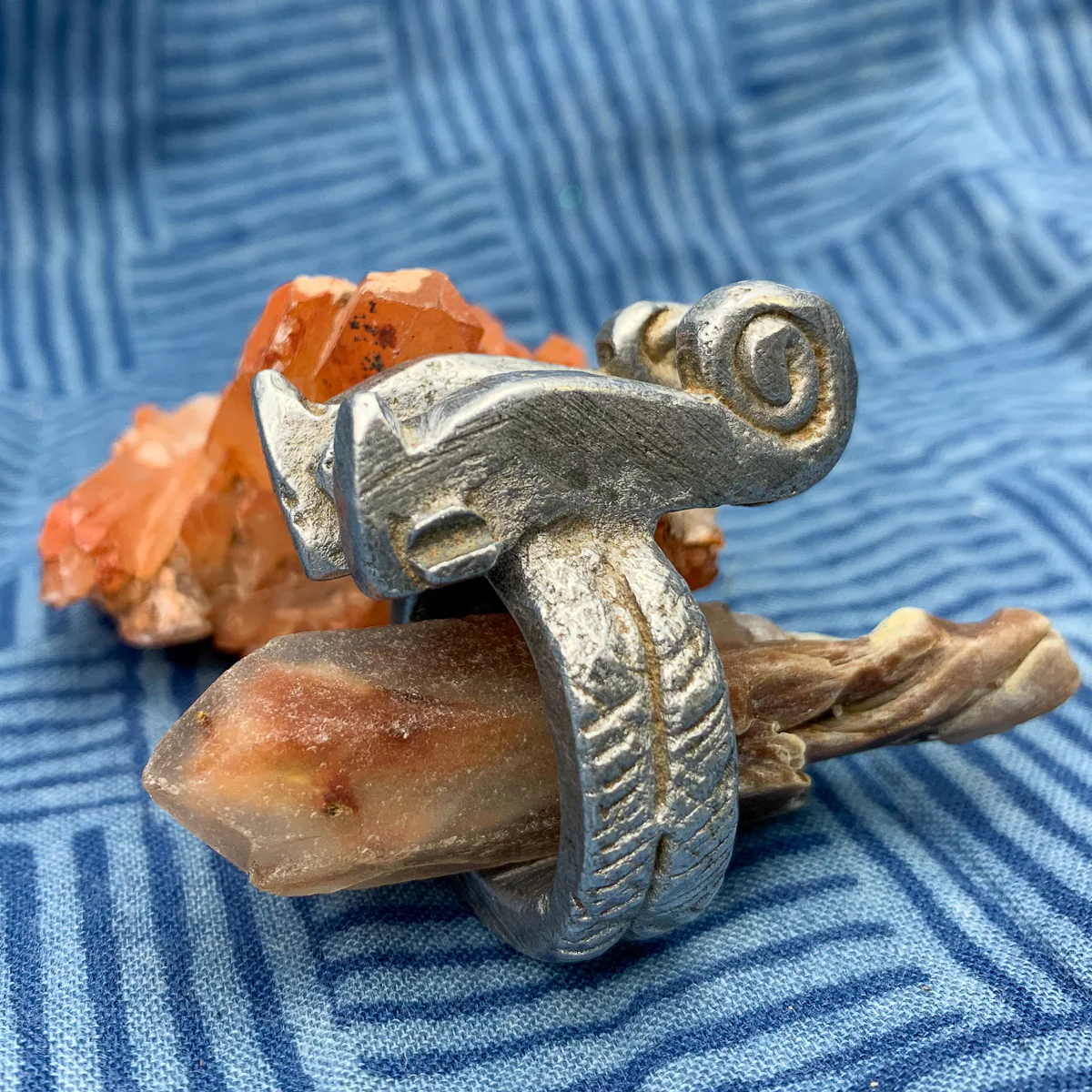 Mating Chameleons Aluminum Ring ca 1930-50's, Senufo, Côte d'Ivoire - Image 2