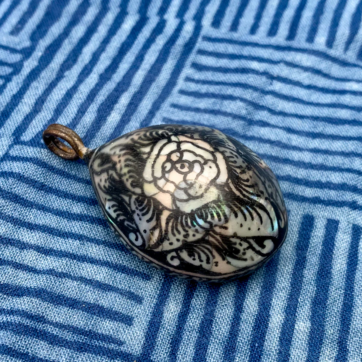 Mother of Pearl Inlaid Pendant from Thailand - Image 2