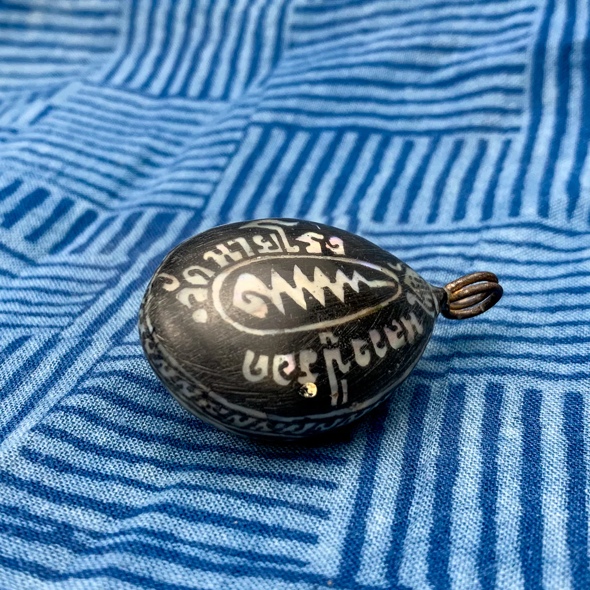 Mother of Pearl Inlaid Pendant from Thailand - Image 3