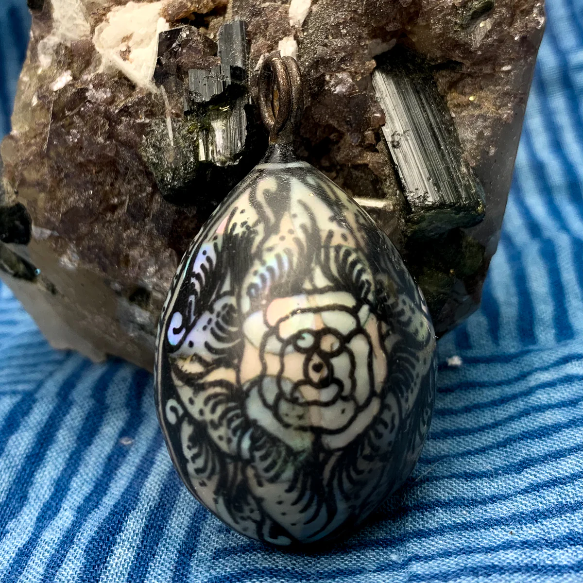 Mother of Pearl Inlaid Pendant from Thailand - Image 4