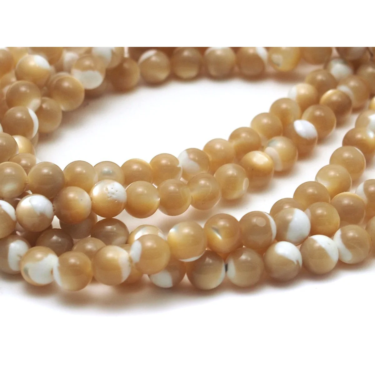 Mother of Pearl Smooth Rounds 8mm Strand - Image 3