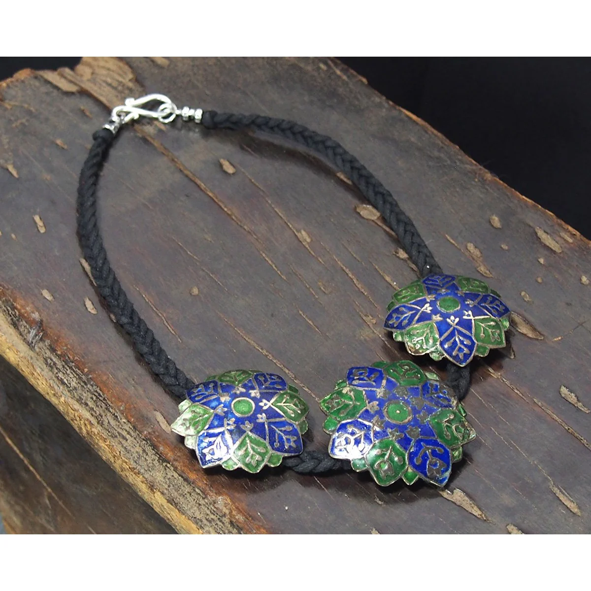 Multan Valley Enamel Sunburst Pendant Necklace - Image 4