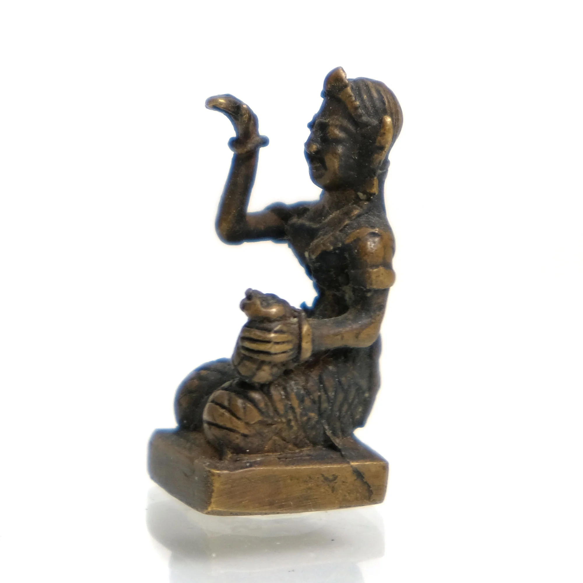 Nang Kwak Thai Goddess of Bringing Wealth and Happiness Statue - Image 2