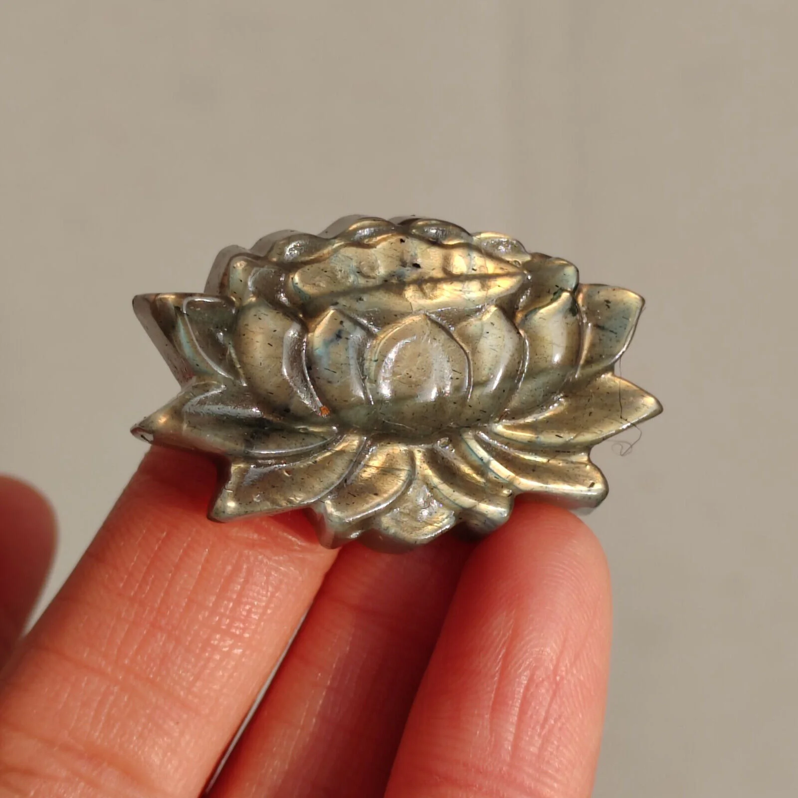 Natural Crystal Labradorite Handmade Sculpture Lotus - Image 3