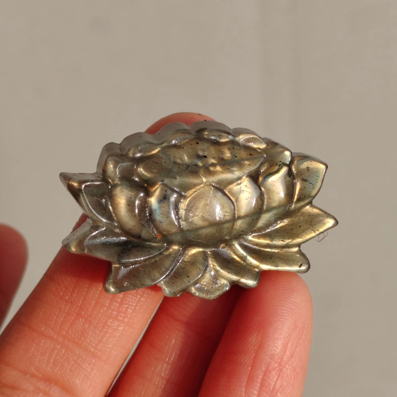 Natural Crystal Labradorite Handmade Sculpture Lotus - Image 5