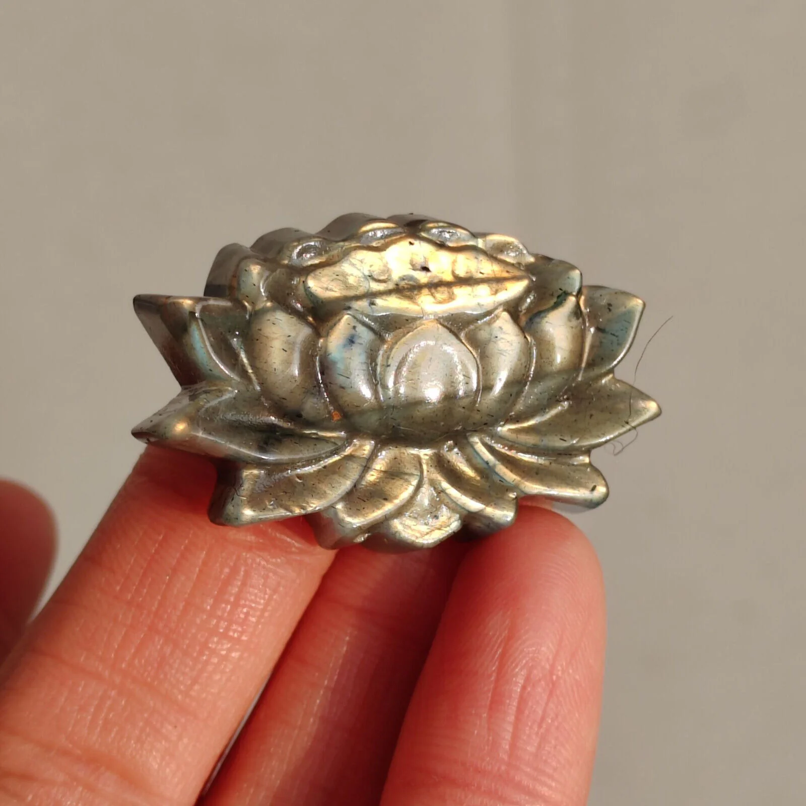 Natural Crystal Labradorite Handmade Sculpture Lotus - Image 6