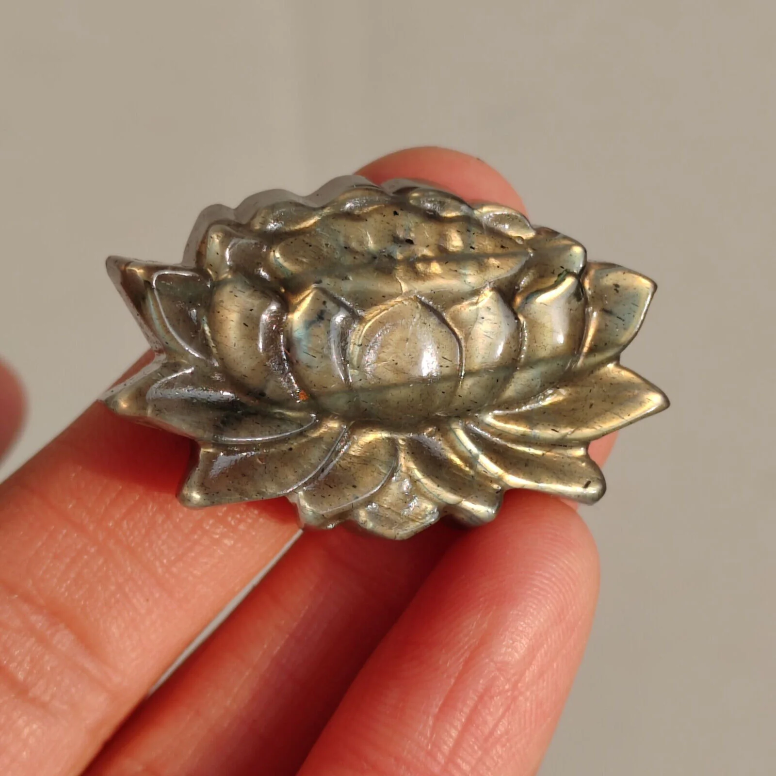 Natural Crystal Labradorite Handmade Sculpture Lotus - Image 7