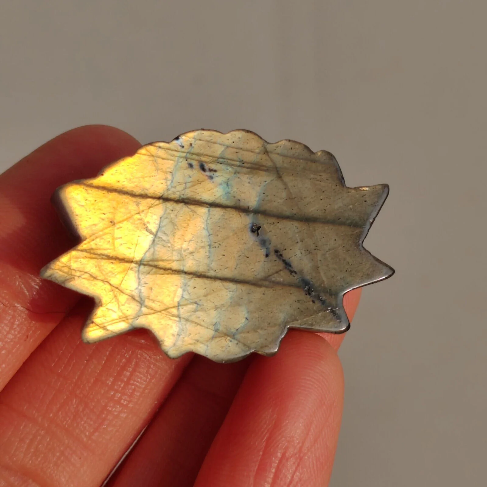 Natural Crystal Labradorite Handmade Sculpture Lotus - Image 8