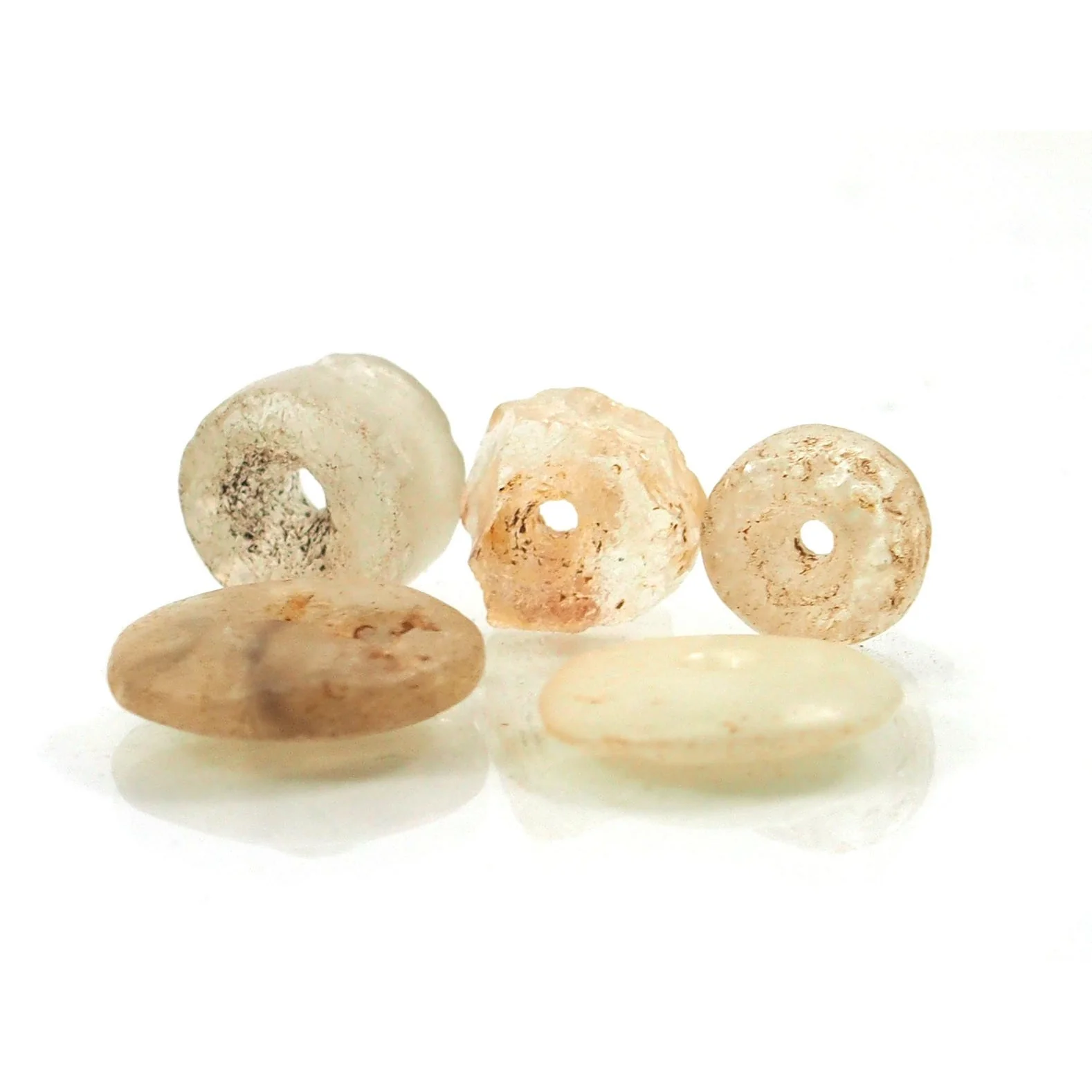 Djenne 16-18th Century Quartz Ear Plug and Fine Quartz Beads Set - Image 5
